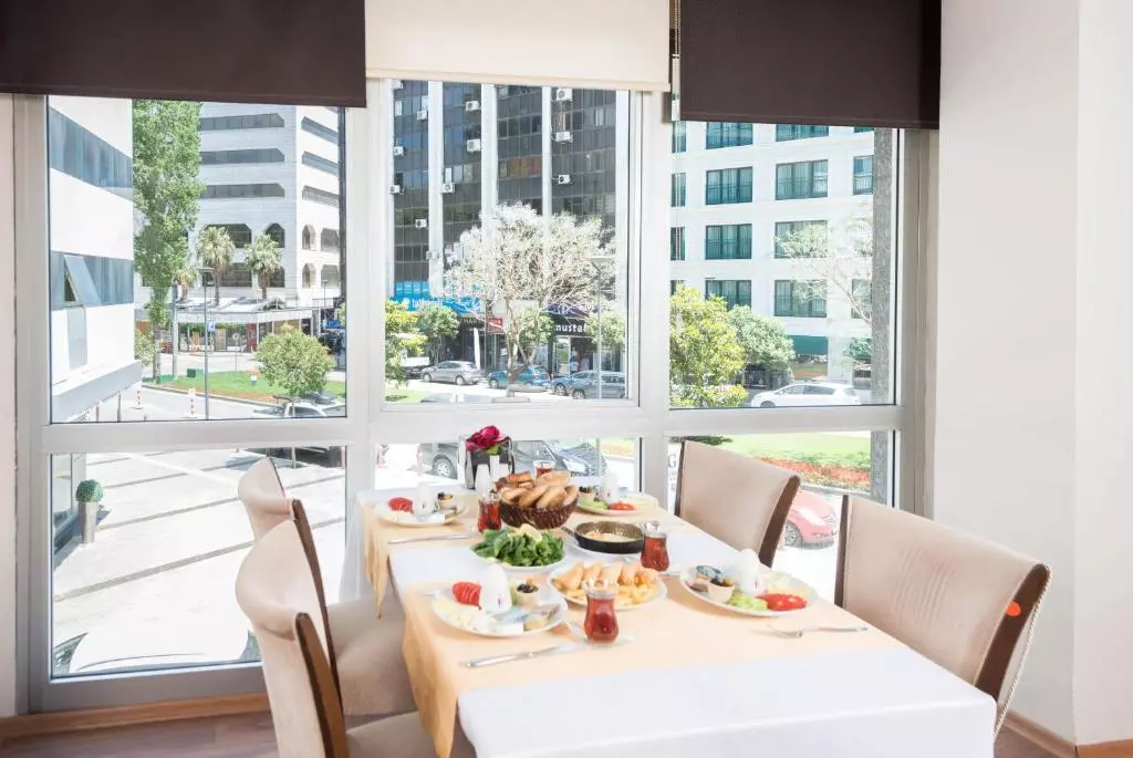 هتل ایسمیرا